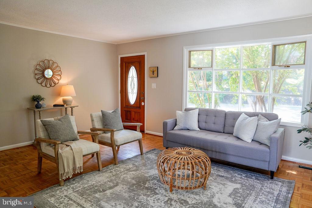 1132 Skyway Dr