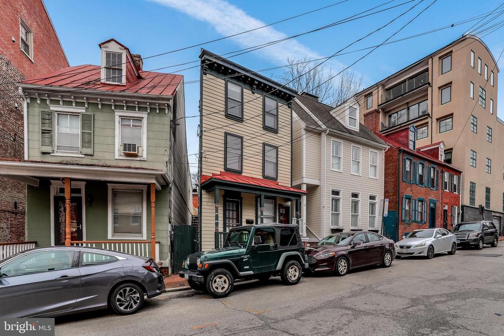 95 East St