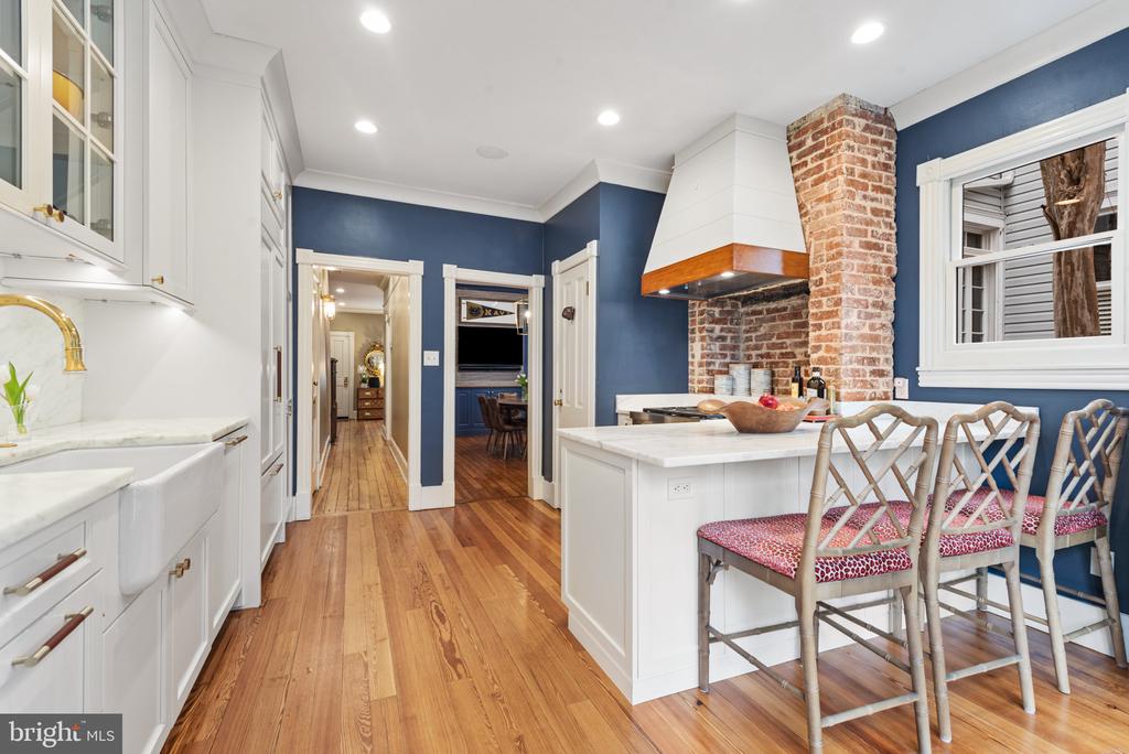 144 Charles St