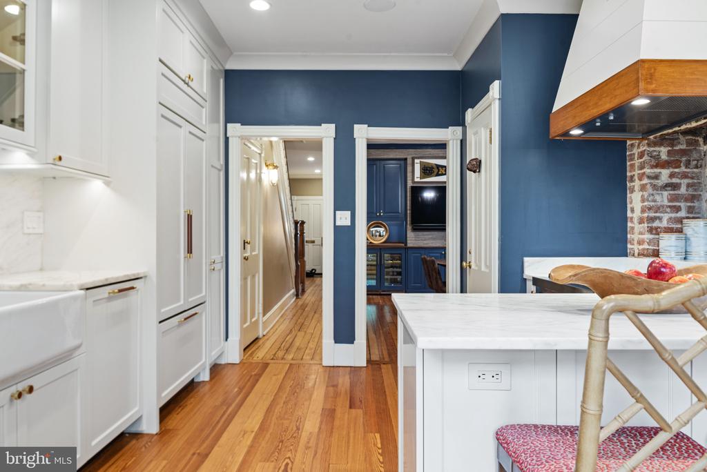 144 Charles St