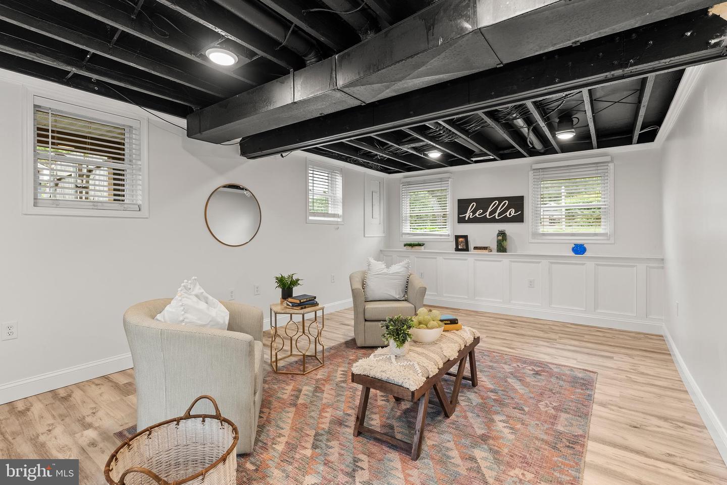 1099 Skyway Dr