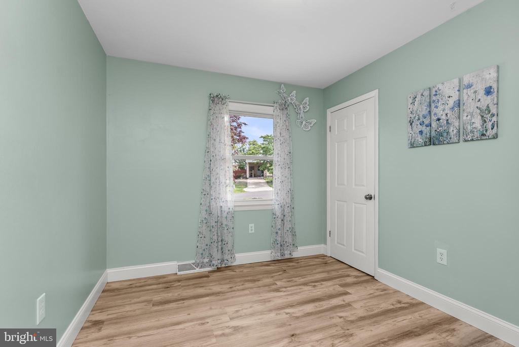 1099 Skyway Dr