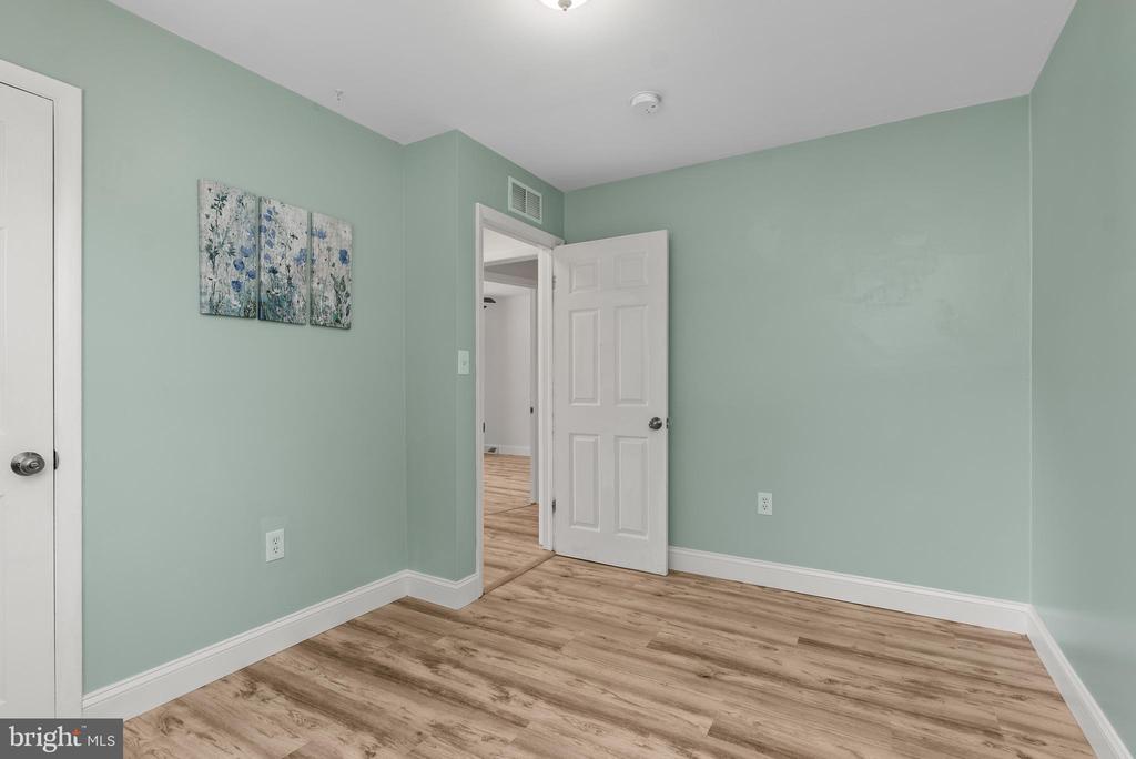 1099 Skyway Dr
