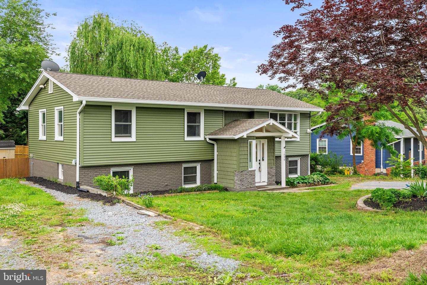 1099 Skyway Dr