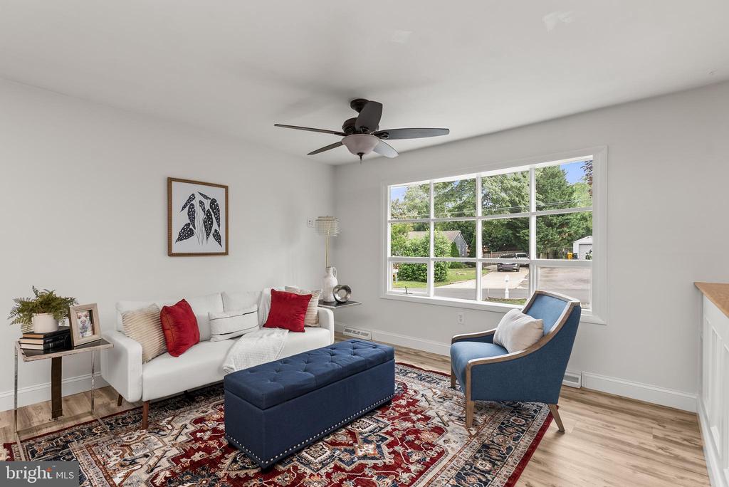 1099 Skyway Dr