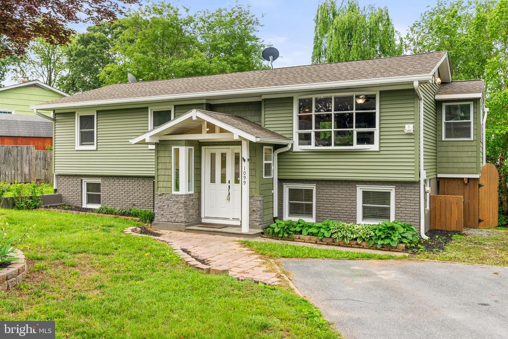 1099 Skyway Dr