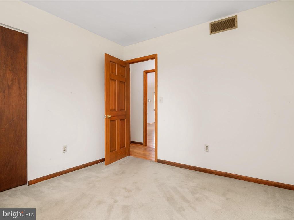 1304 Ashburton Ct