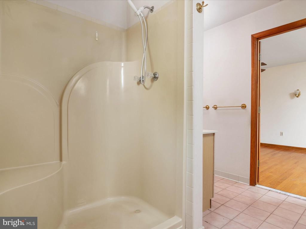1304 Ashburton Ct