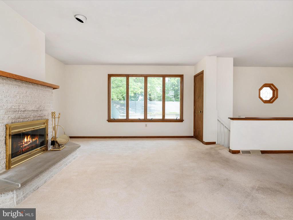 1304 Ashburton Ct