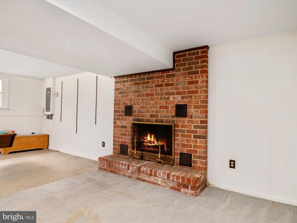 1304 Ashburton Ct