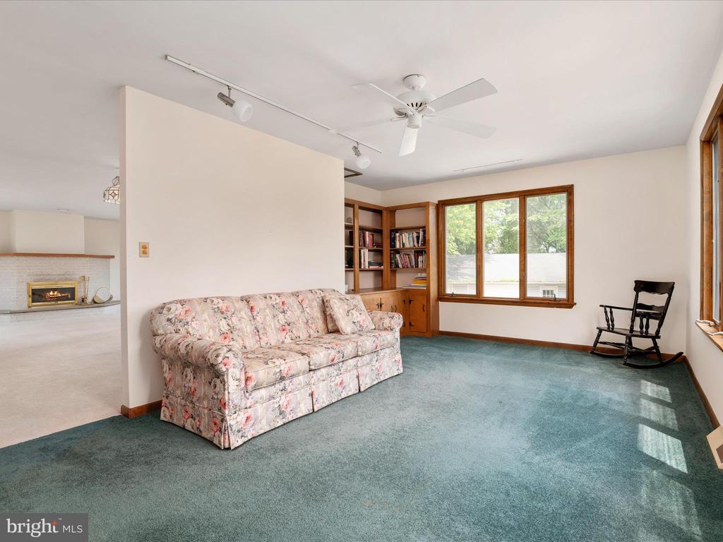 1304 Ashburton Ct