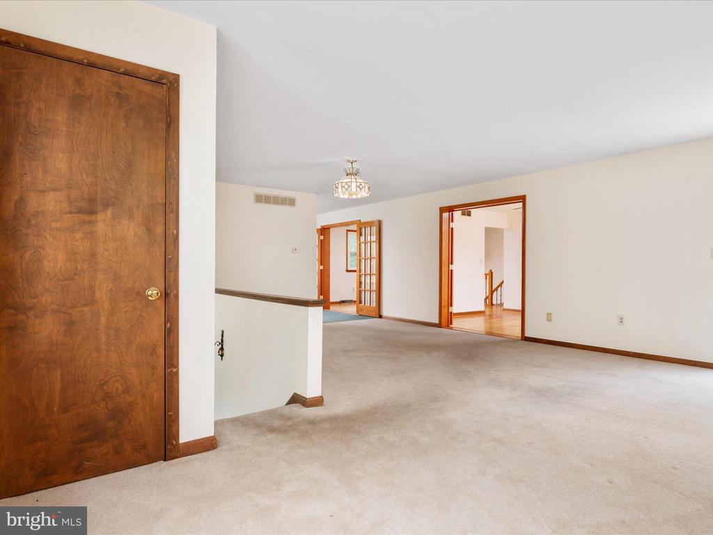 1304 Ashburton Ct