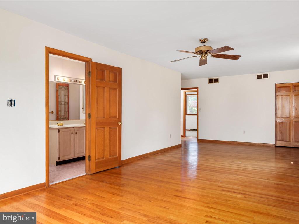 1304 Ashburton Ct