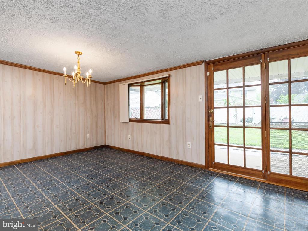 715 Griffith Rd
