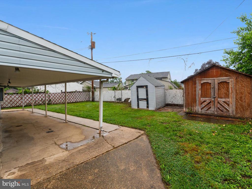 715 Griffith Rd