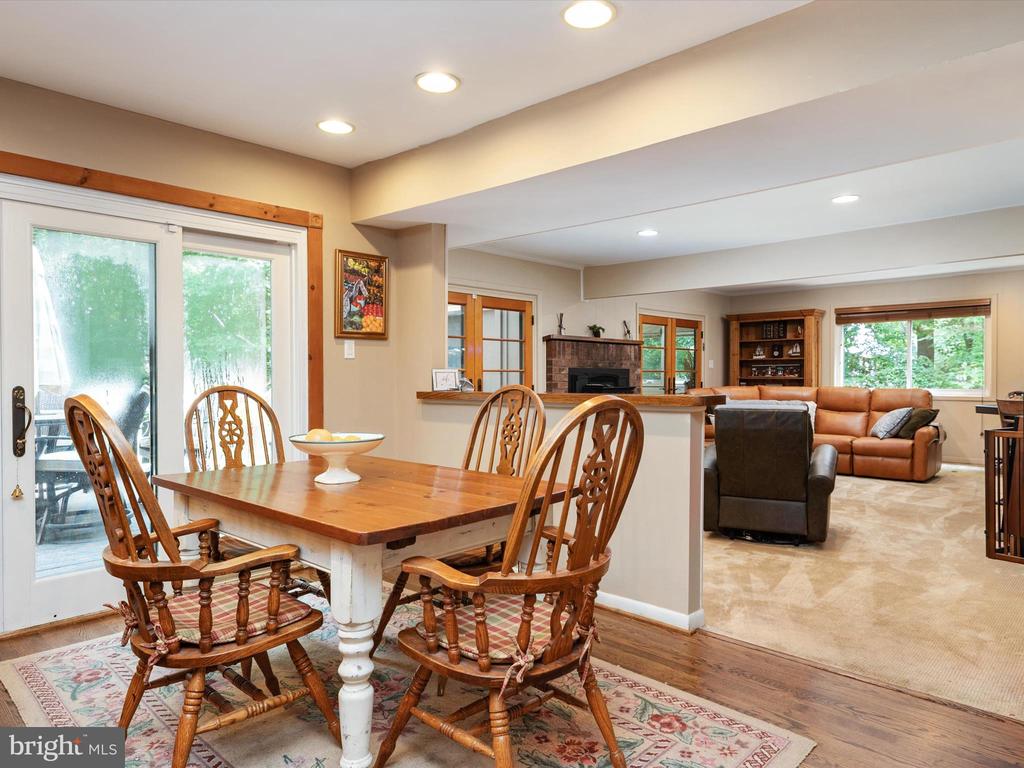 966 Coachway