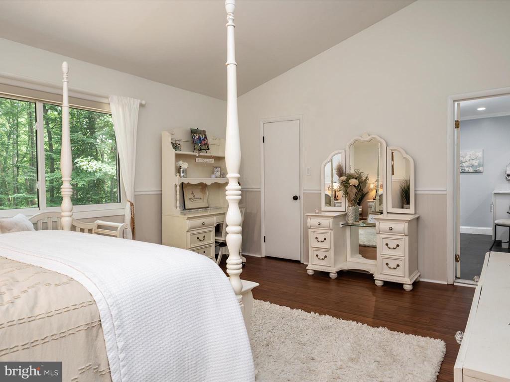 966 Coachway