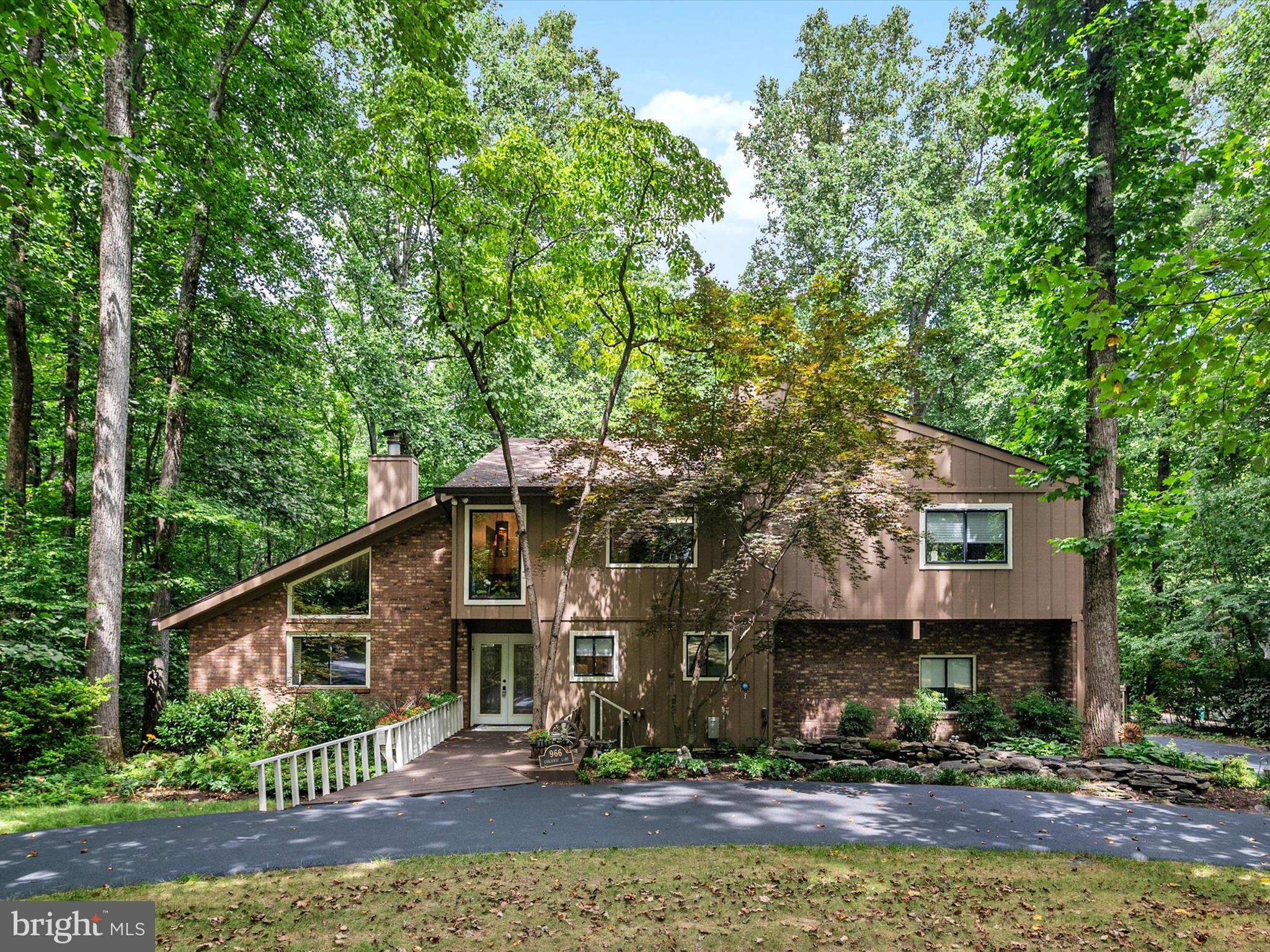966 Coachway