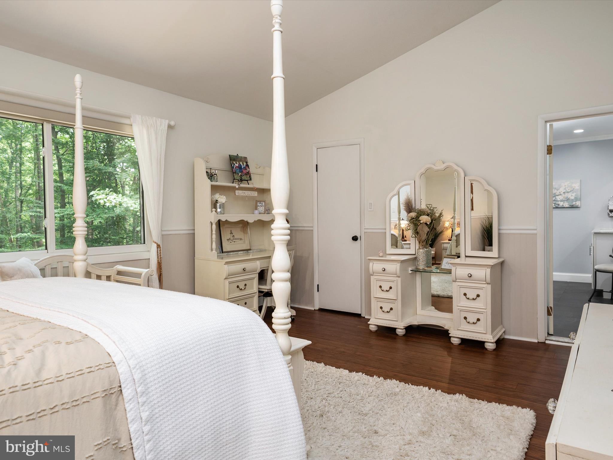 966 Coachway