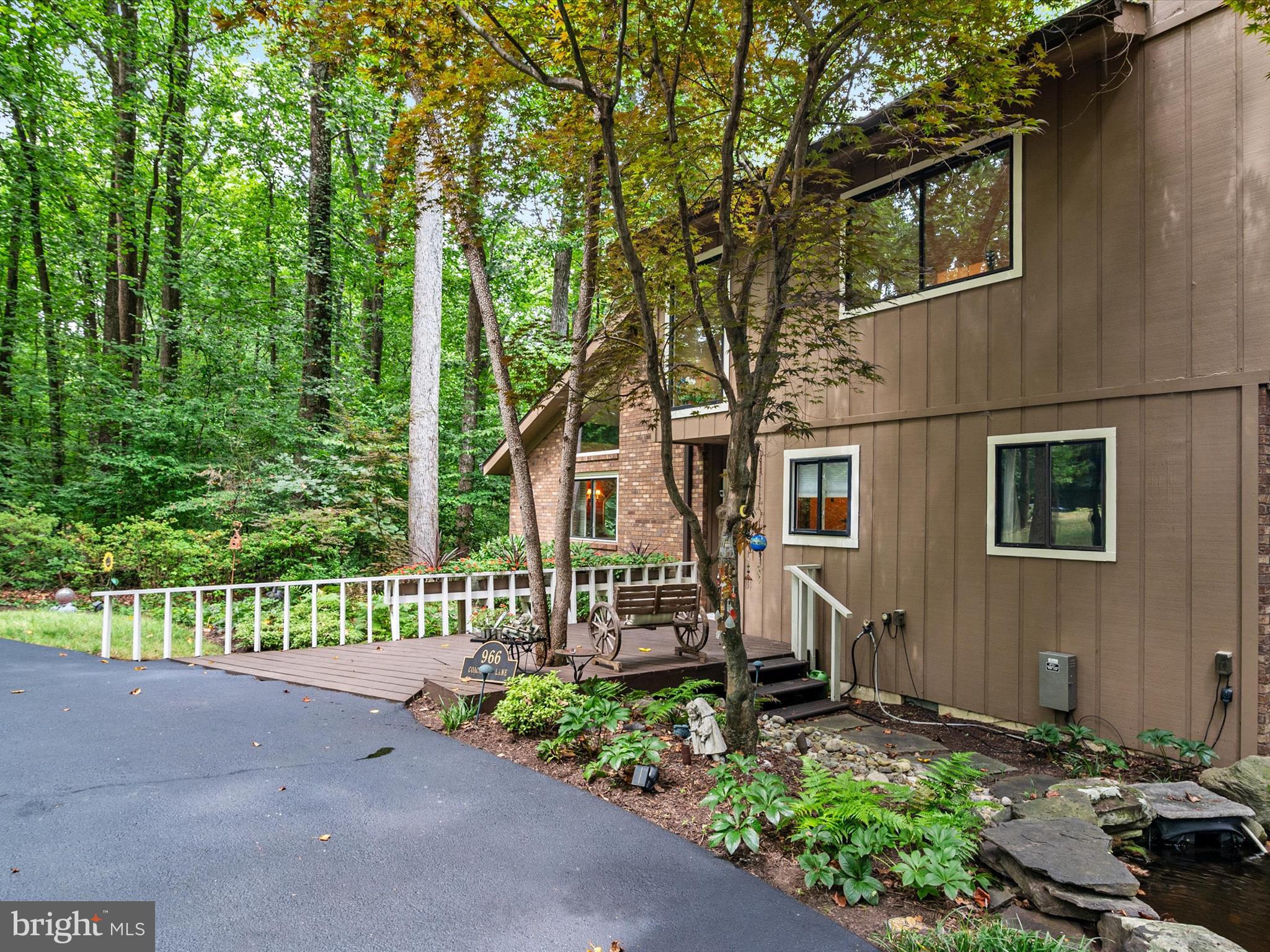 966 Coachway