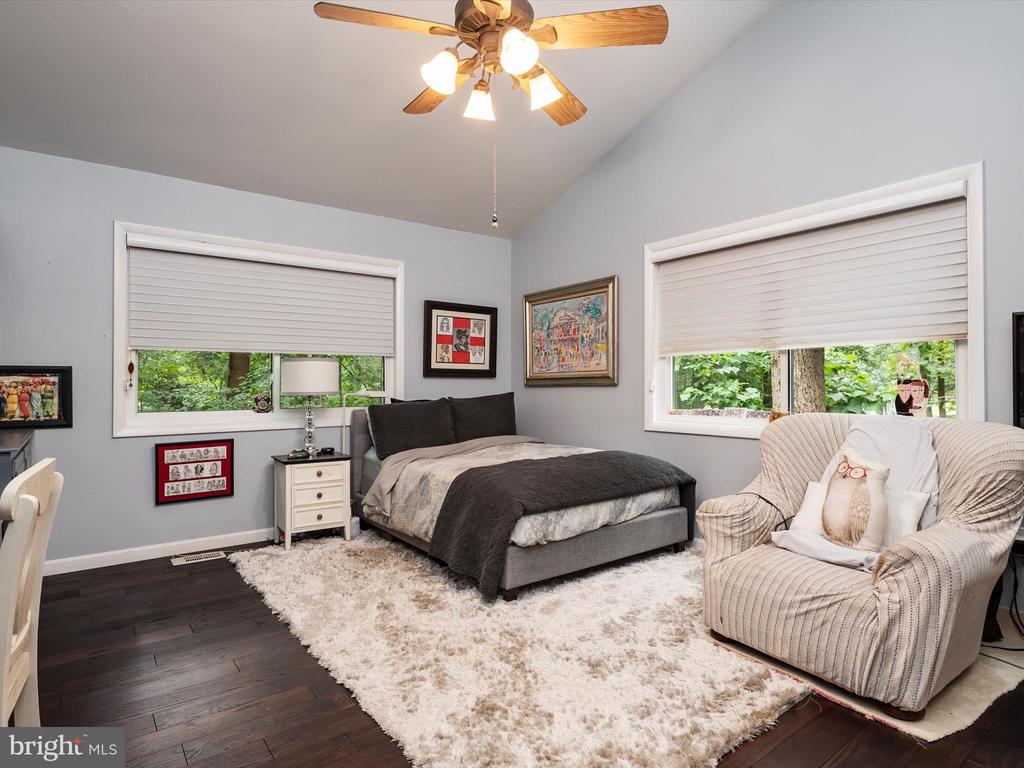 966 Coachway