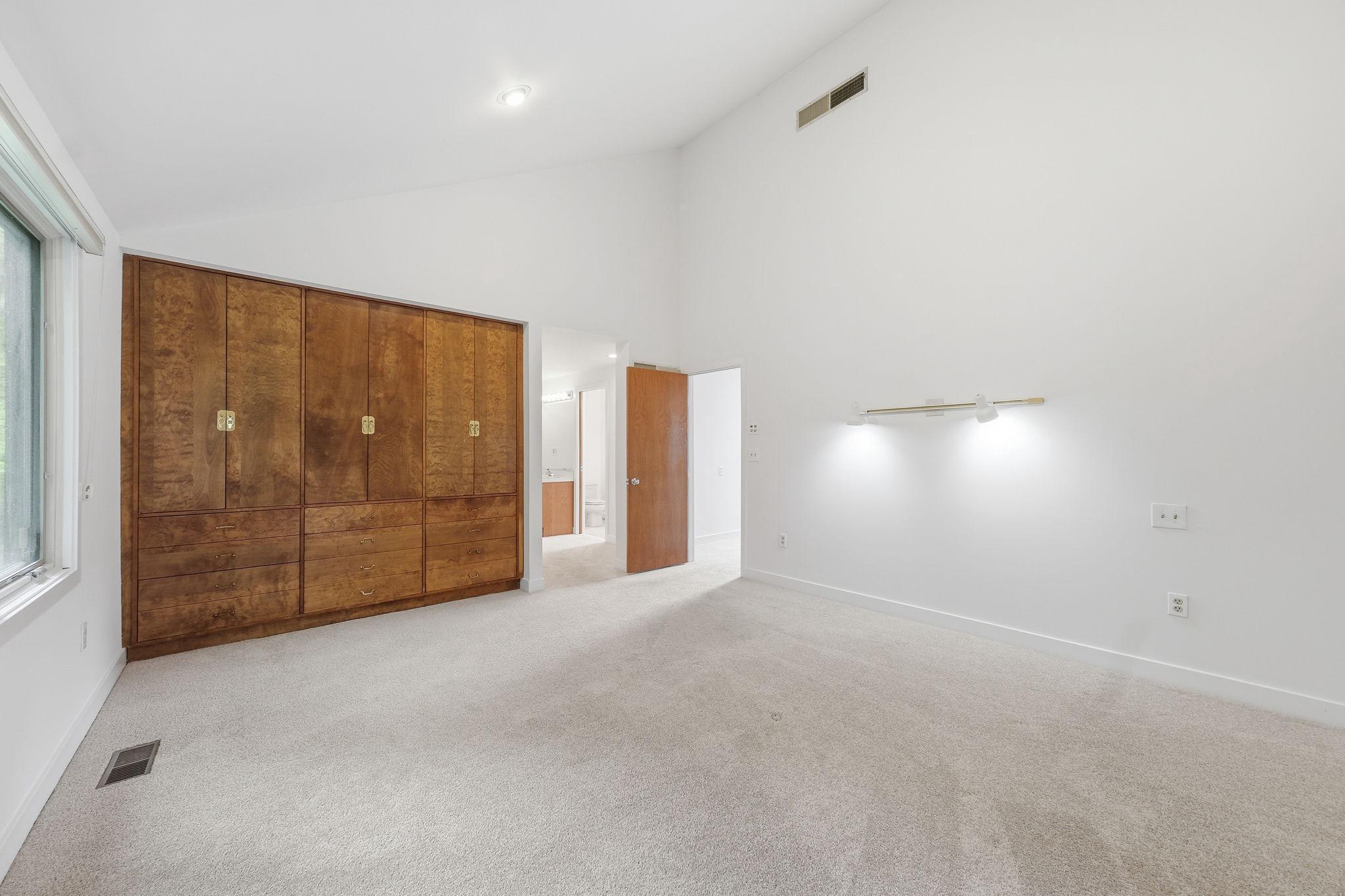 882 COACHWAY