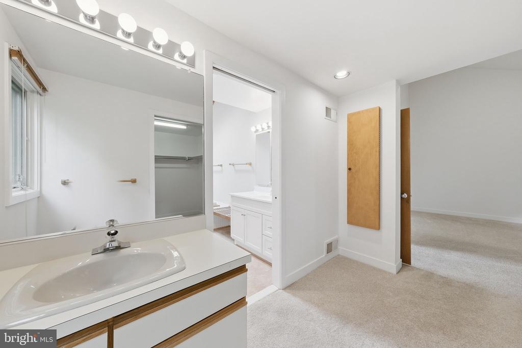 882 COACHWAY