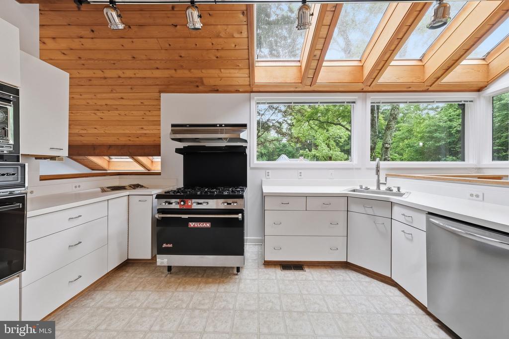 882 COACHWAY