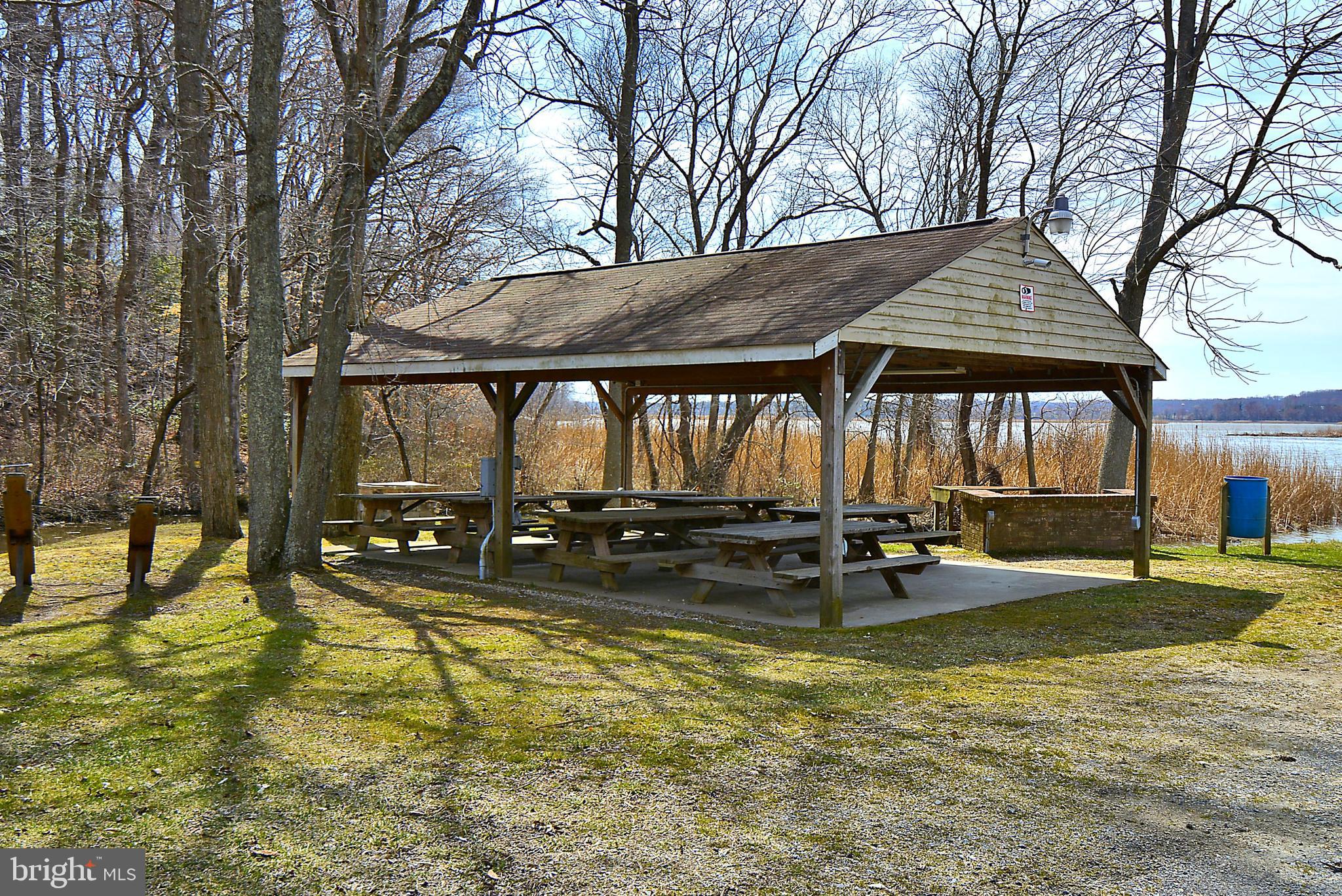 11814 Rivershore DRIVE