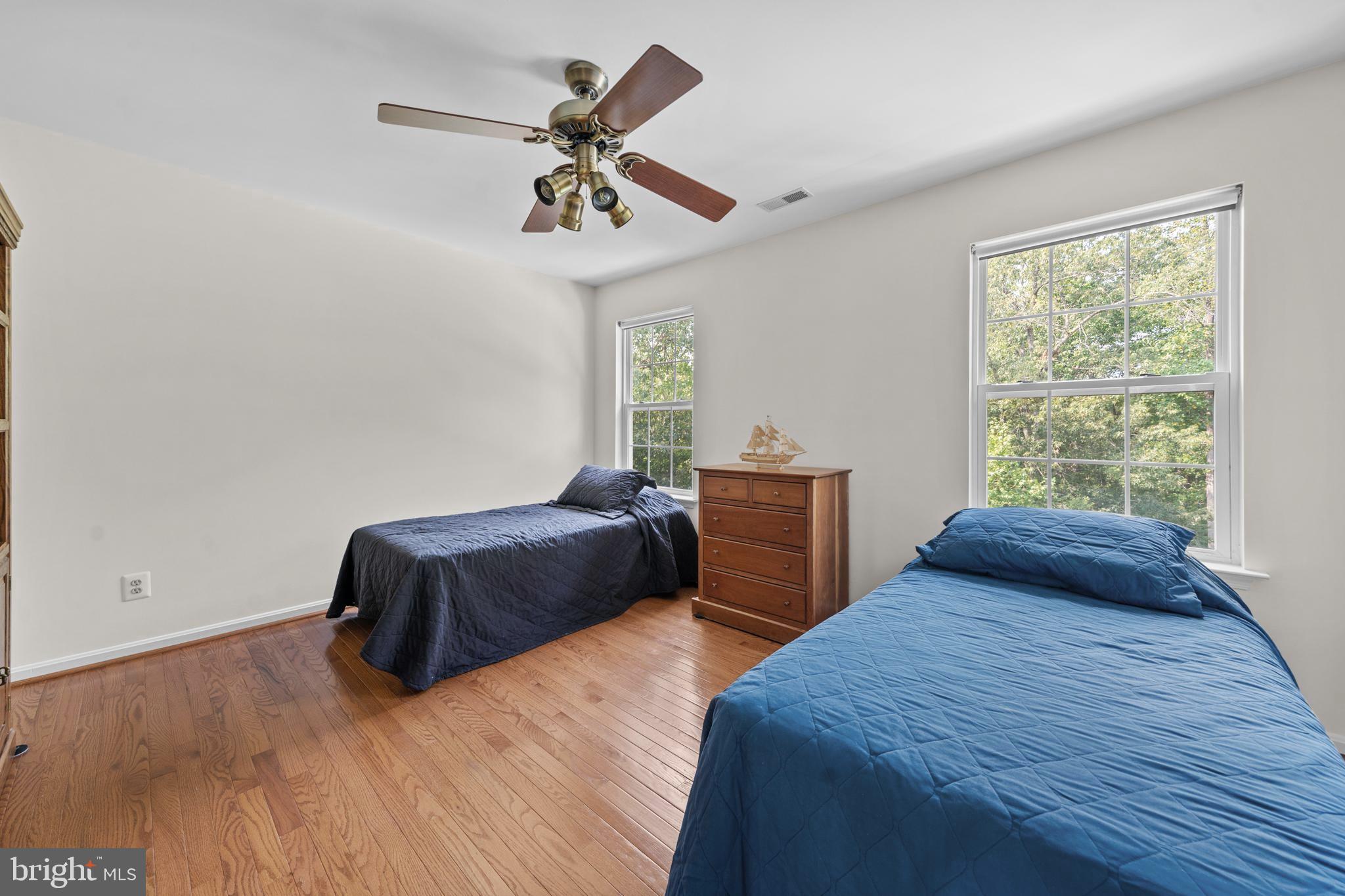 625 Miriam LANE