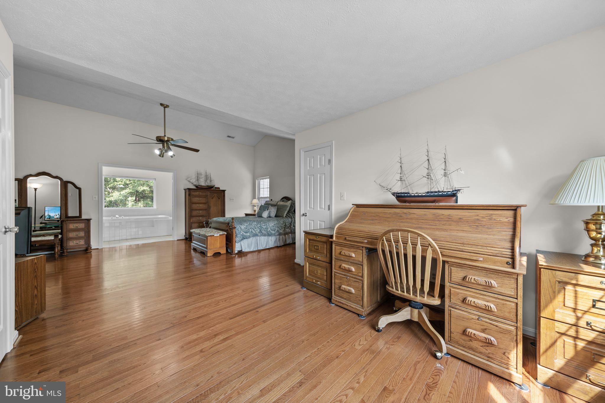 625 Miriam LANE