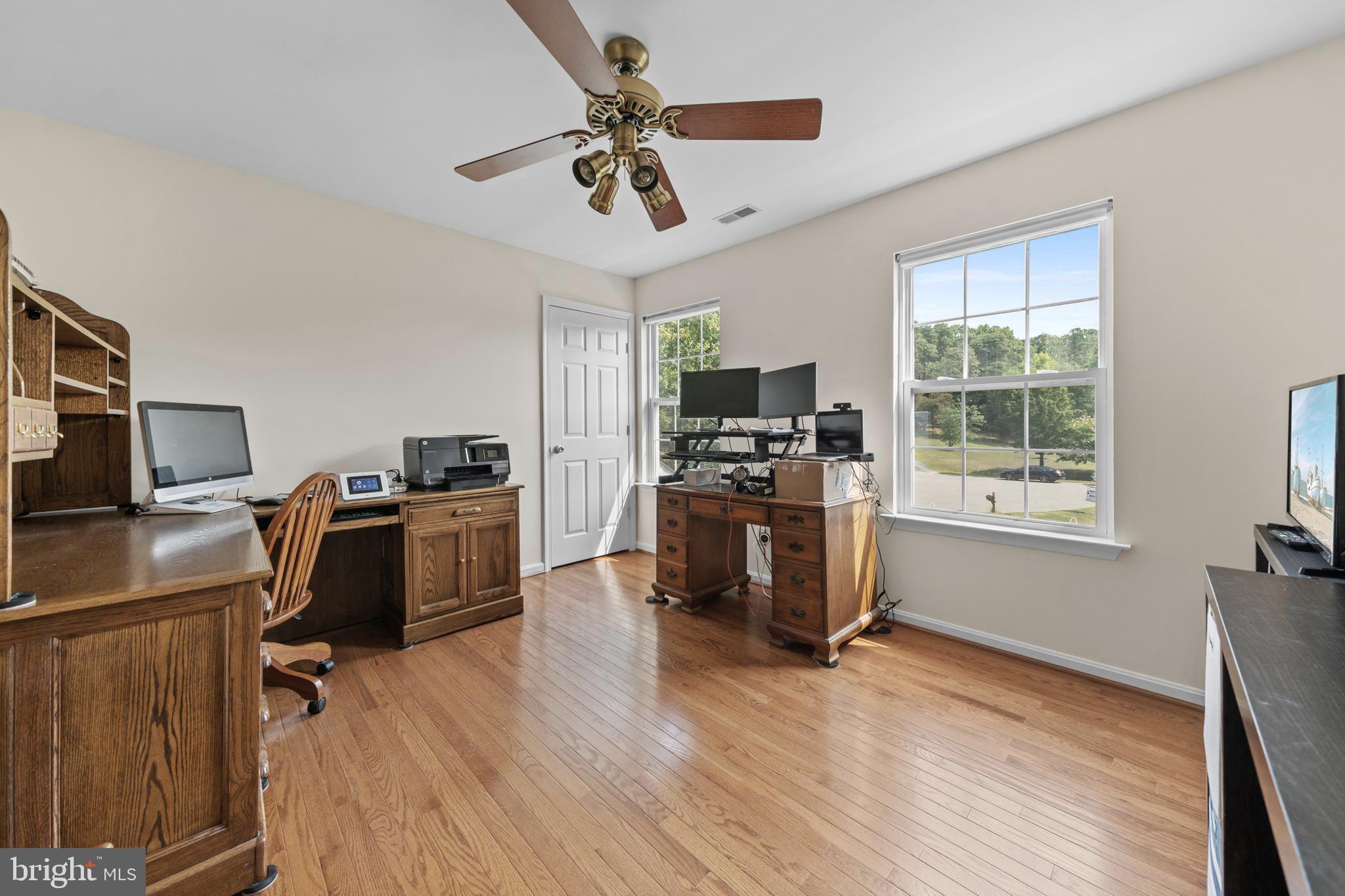 625 Miriam LANE