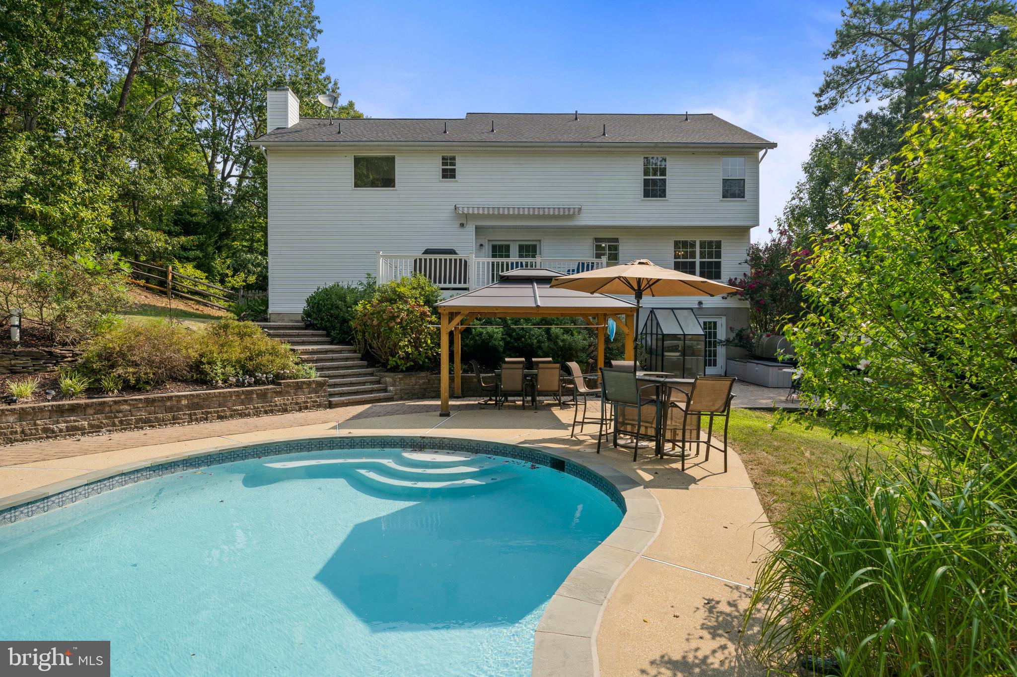 625 Miriam LANE