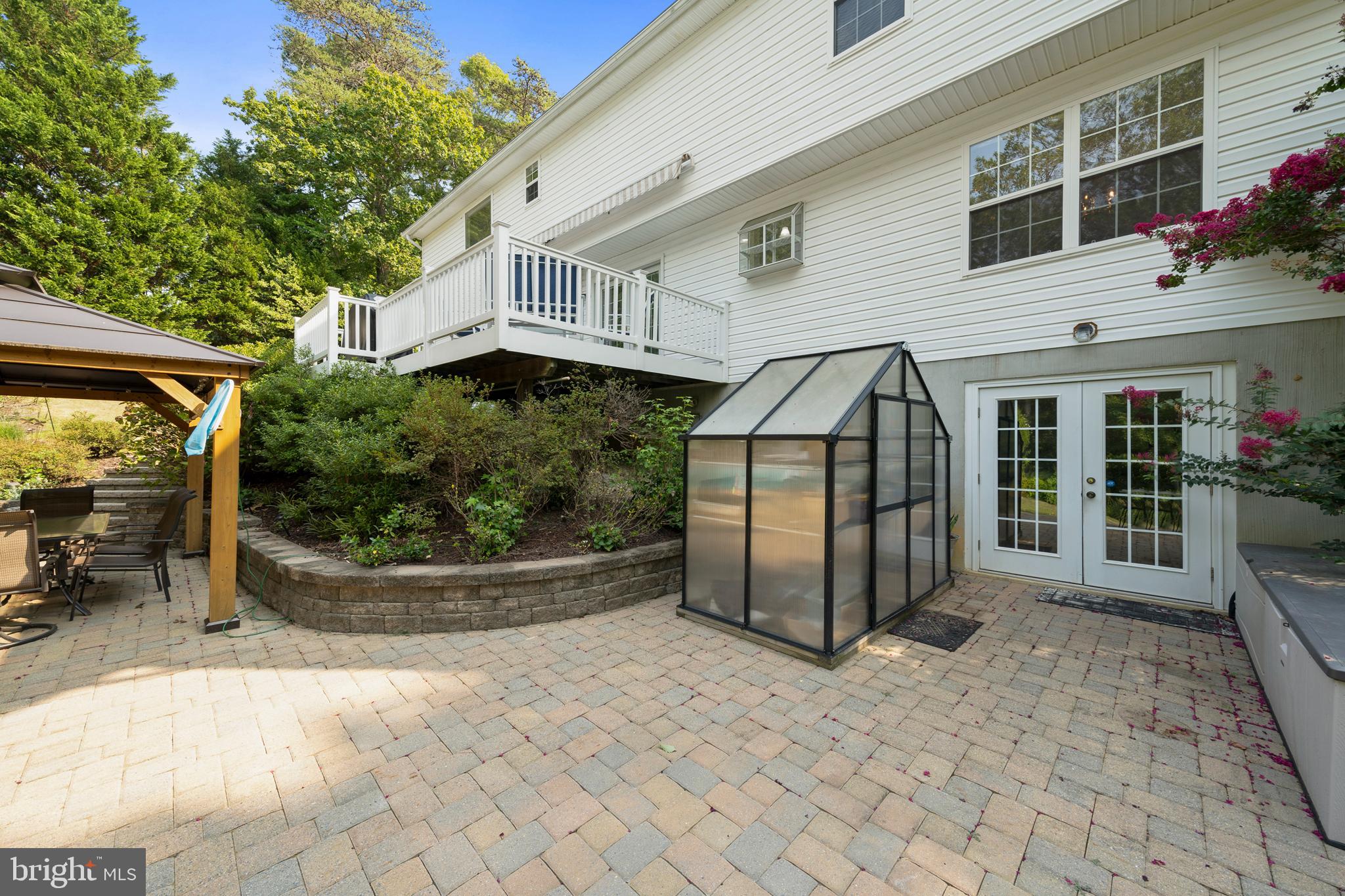625 Miriam LANE