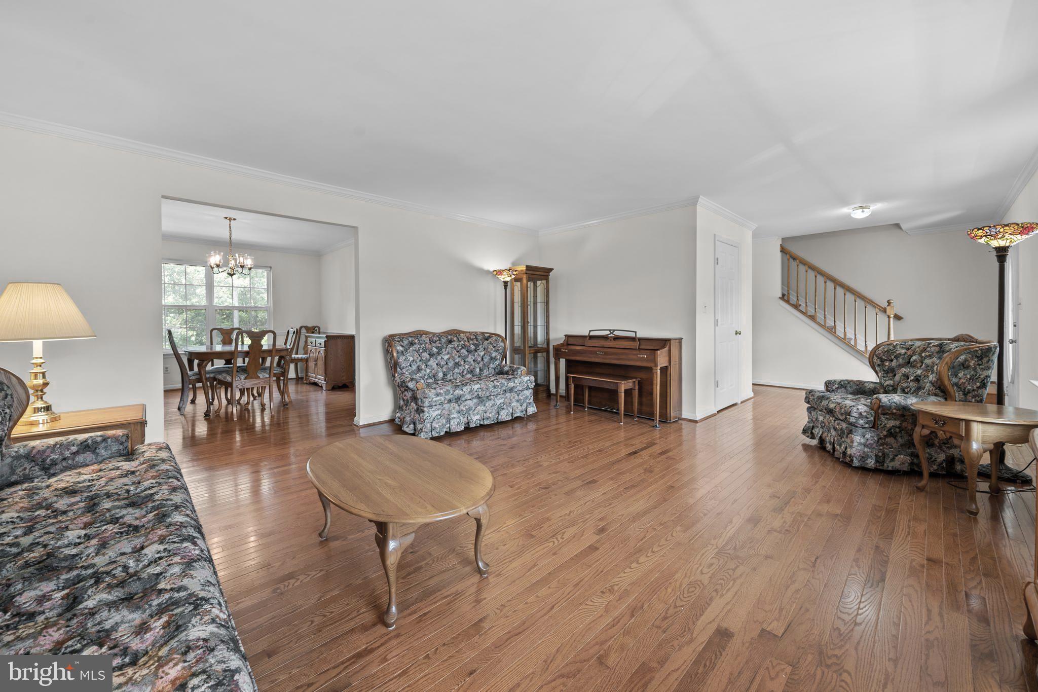 625 Miriam LANE