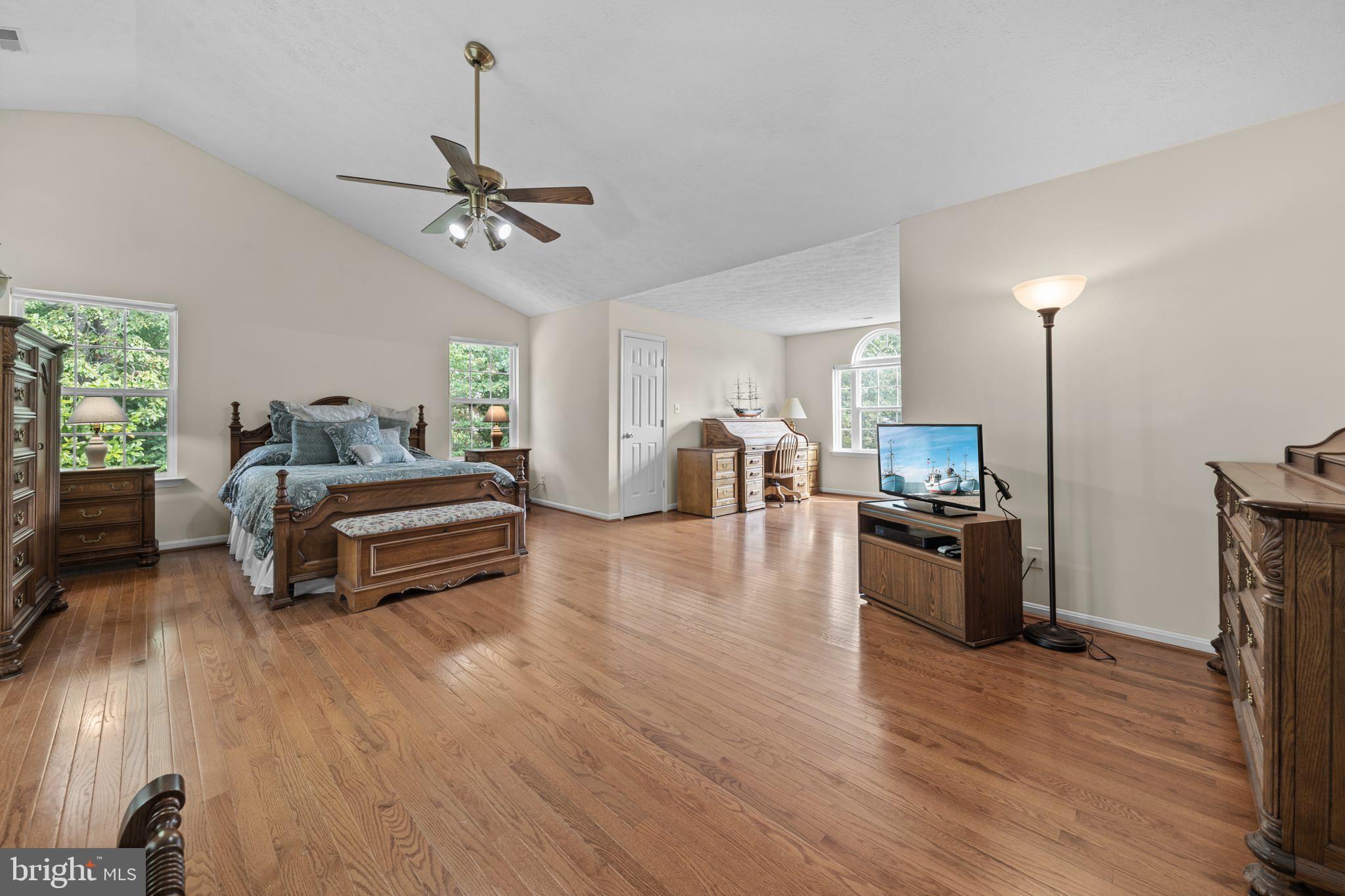 625 Miriam LANE