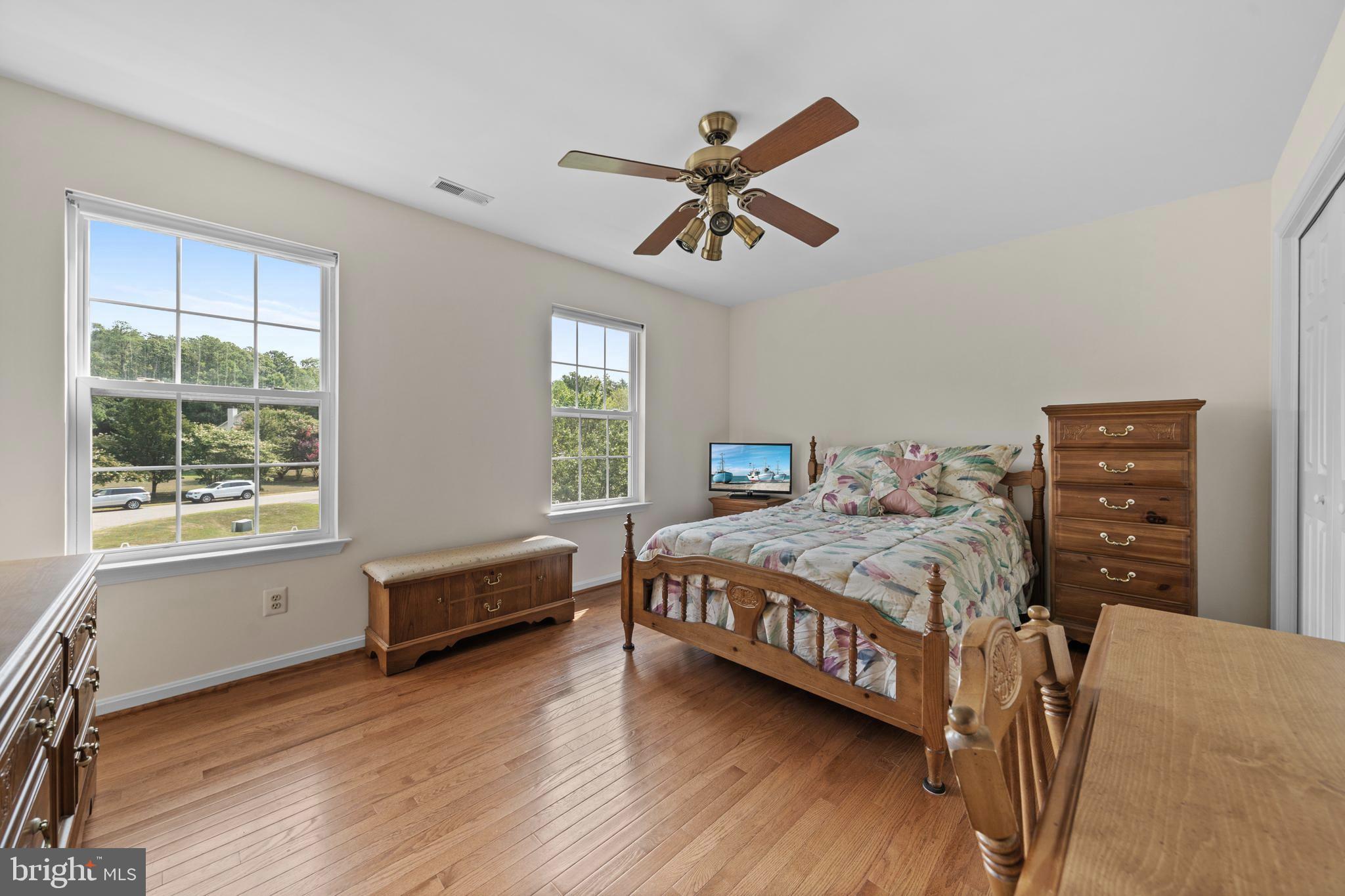 625 Miriam LANE