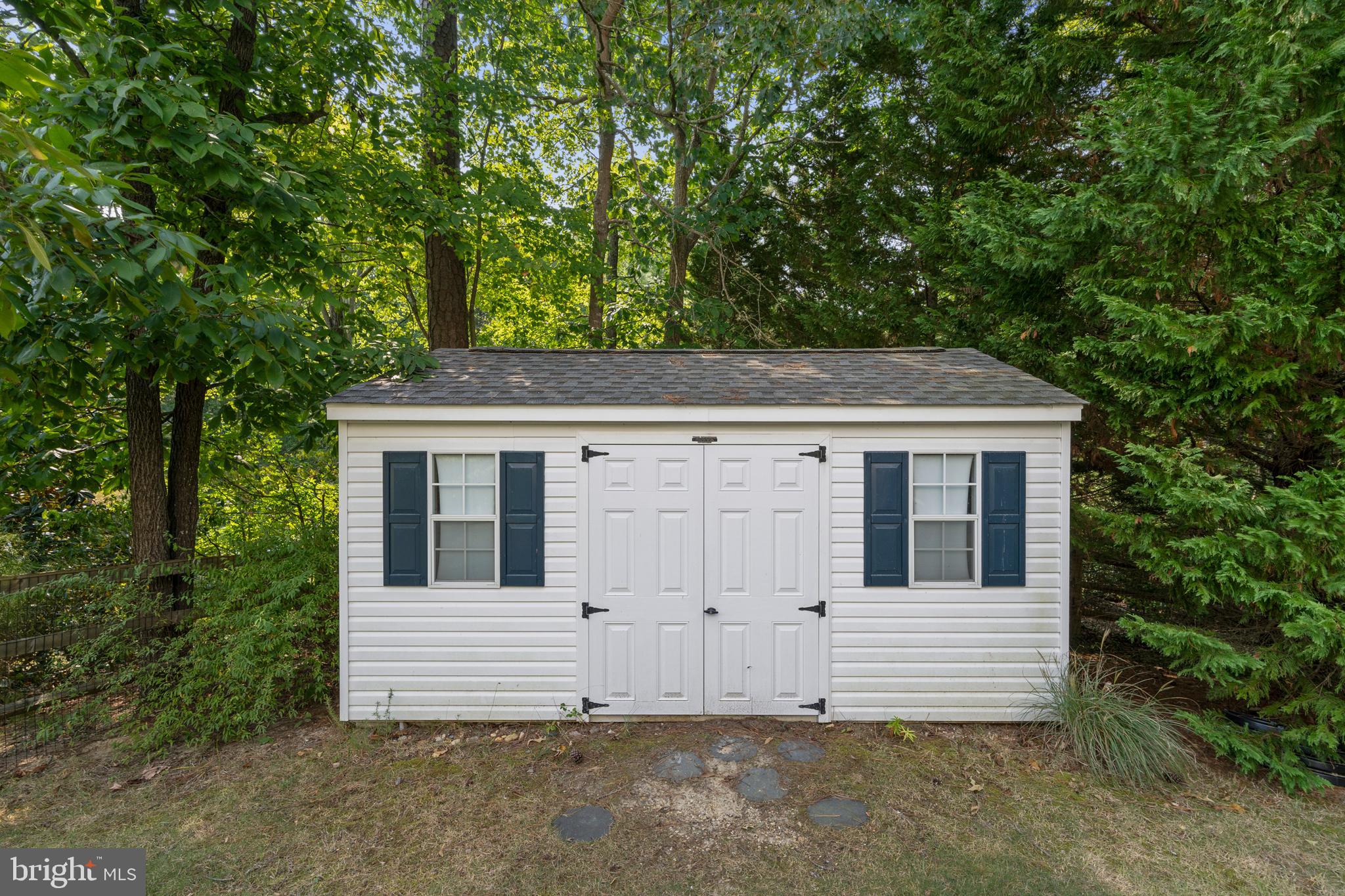 625 Miriam LANE