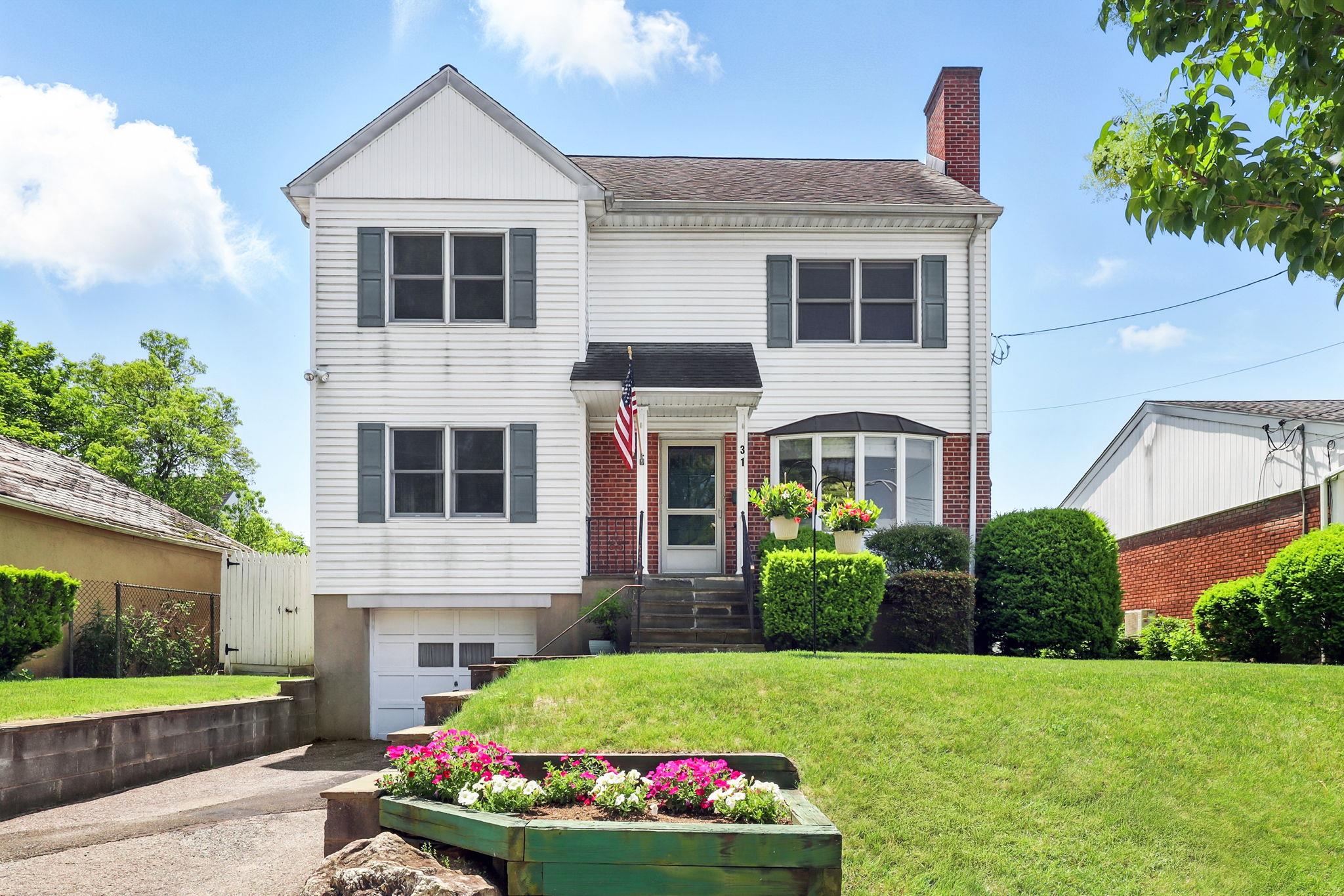 31 Tompkins Avenue