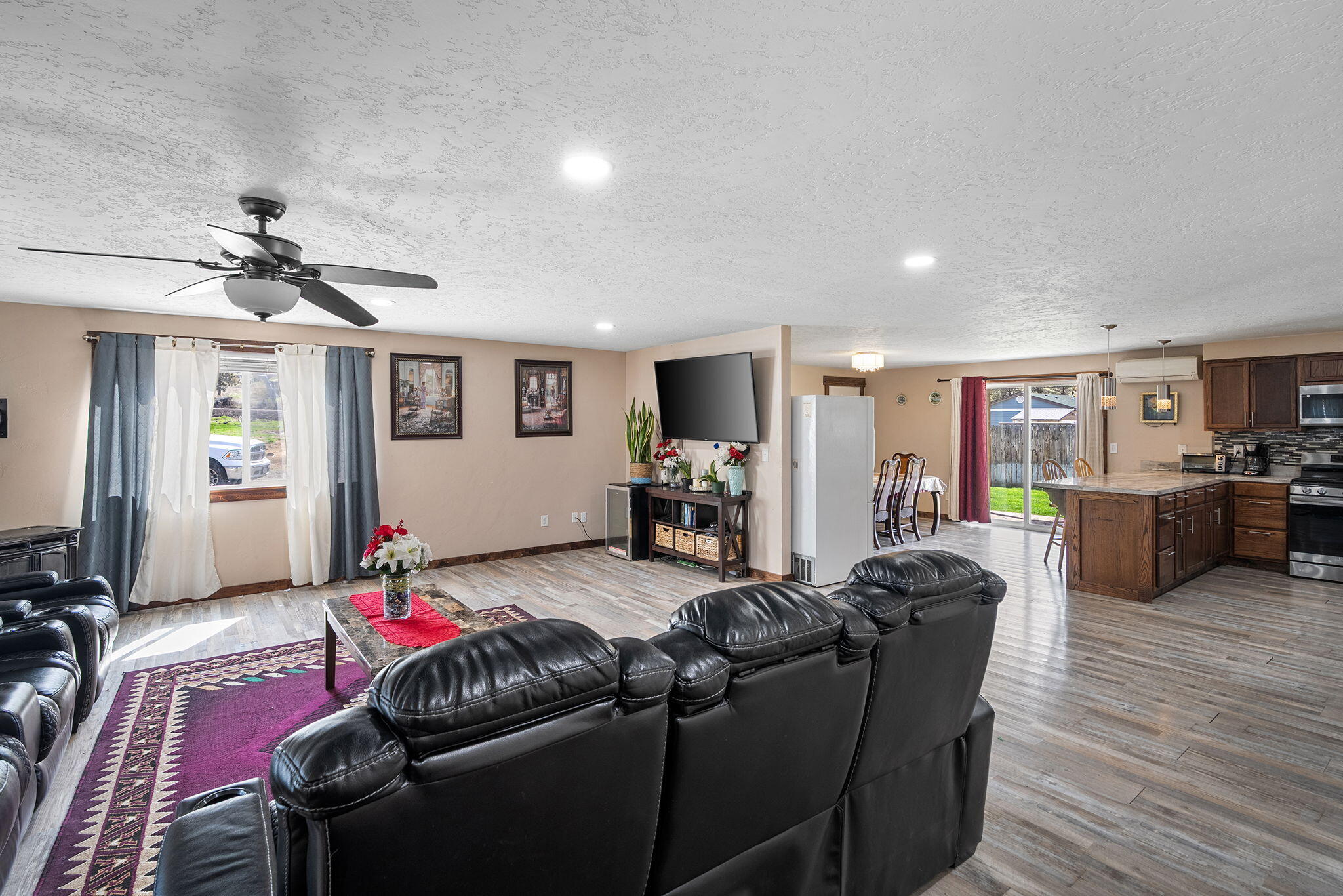 1901 SE Paulina Highway