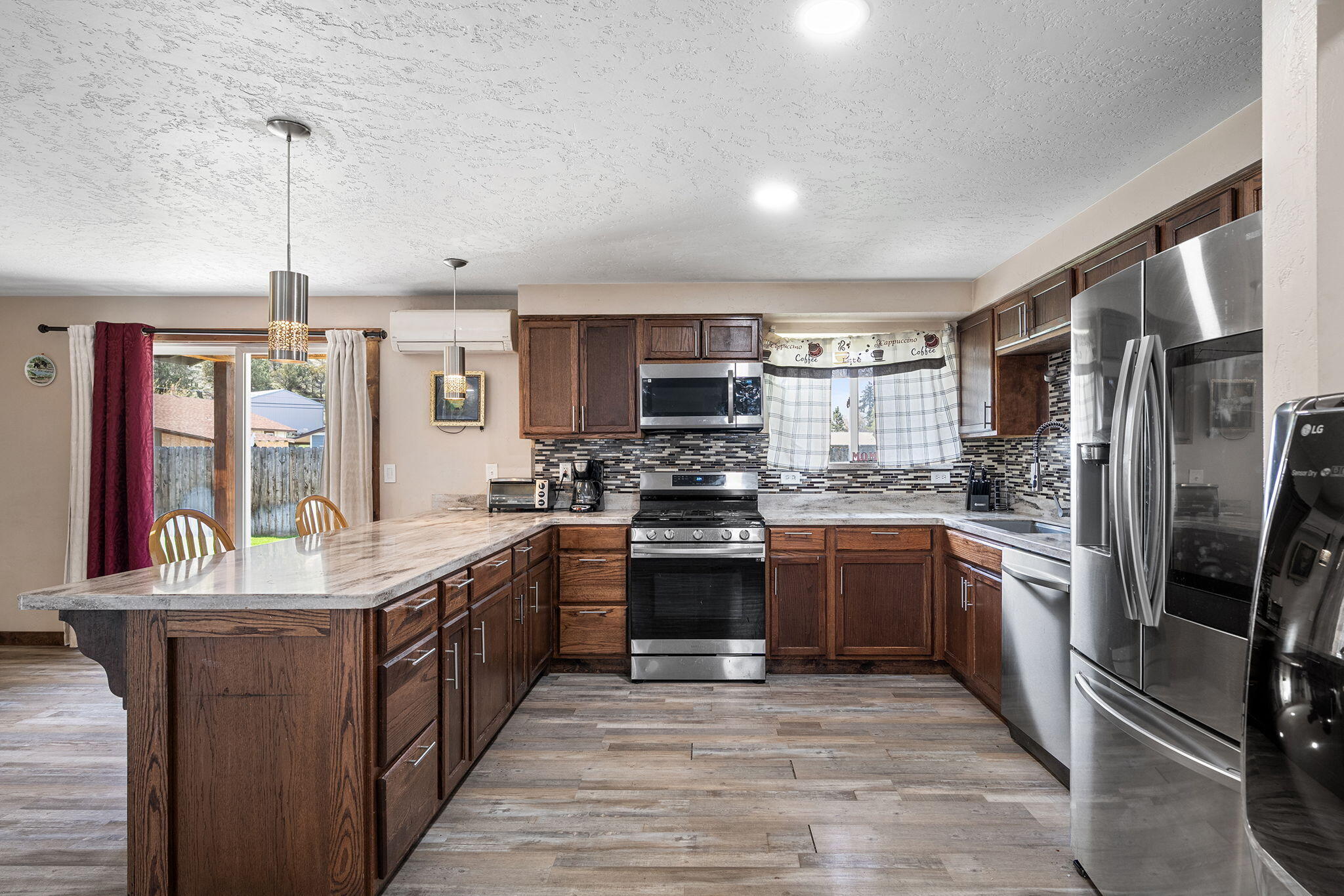 1901 SE Paulina Highway