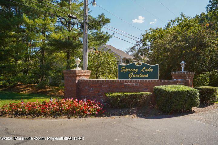 151 Spring Lake Gardens Court Unit: 4