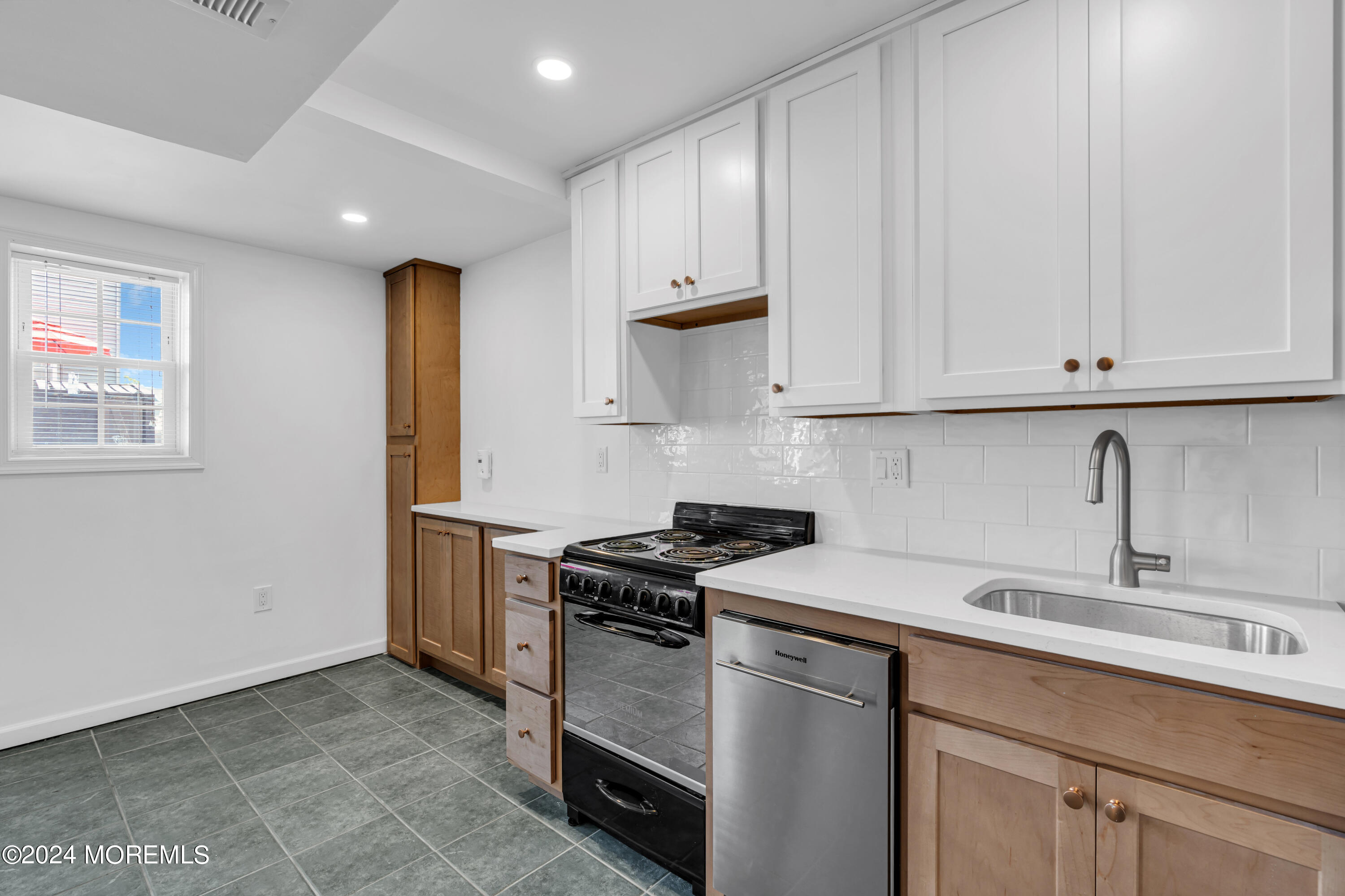 509 8th Avenue, Rear