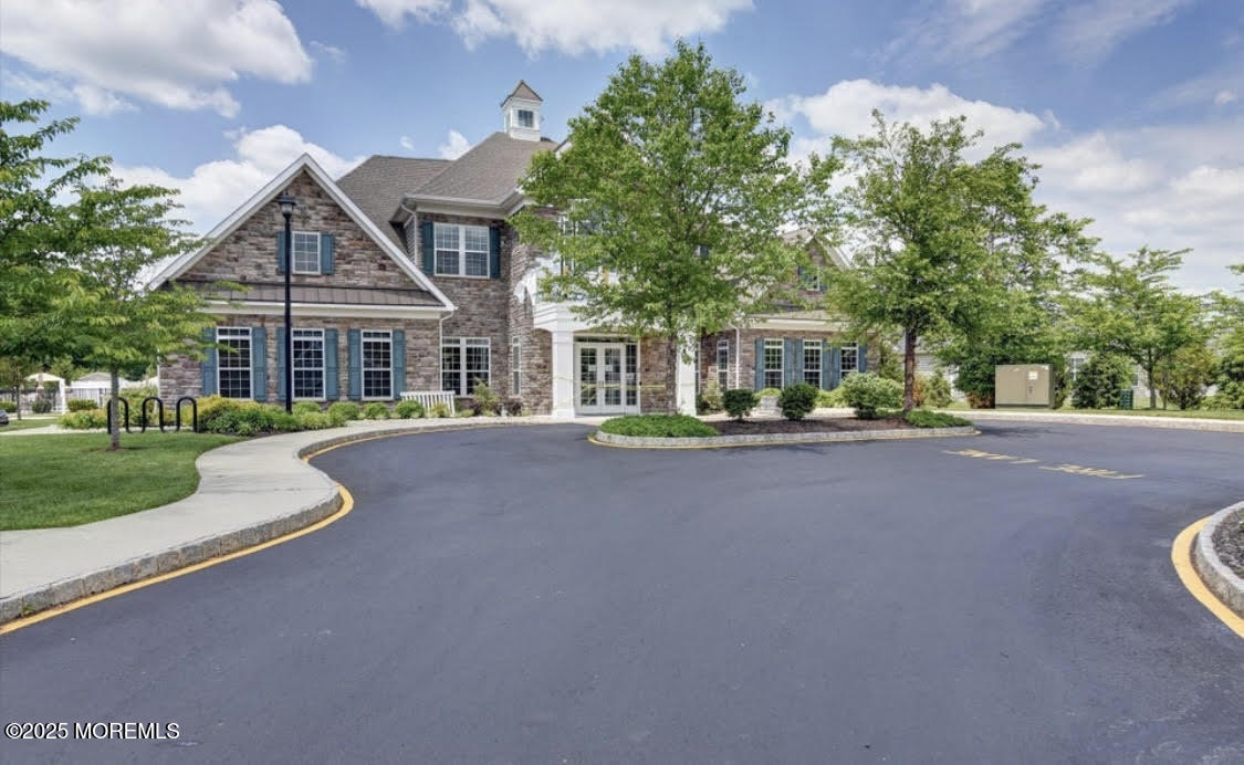 2 Banquet Court, Howell