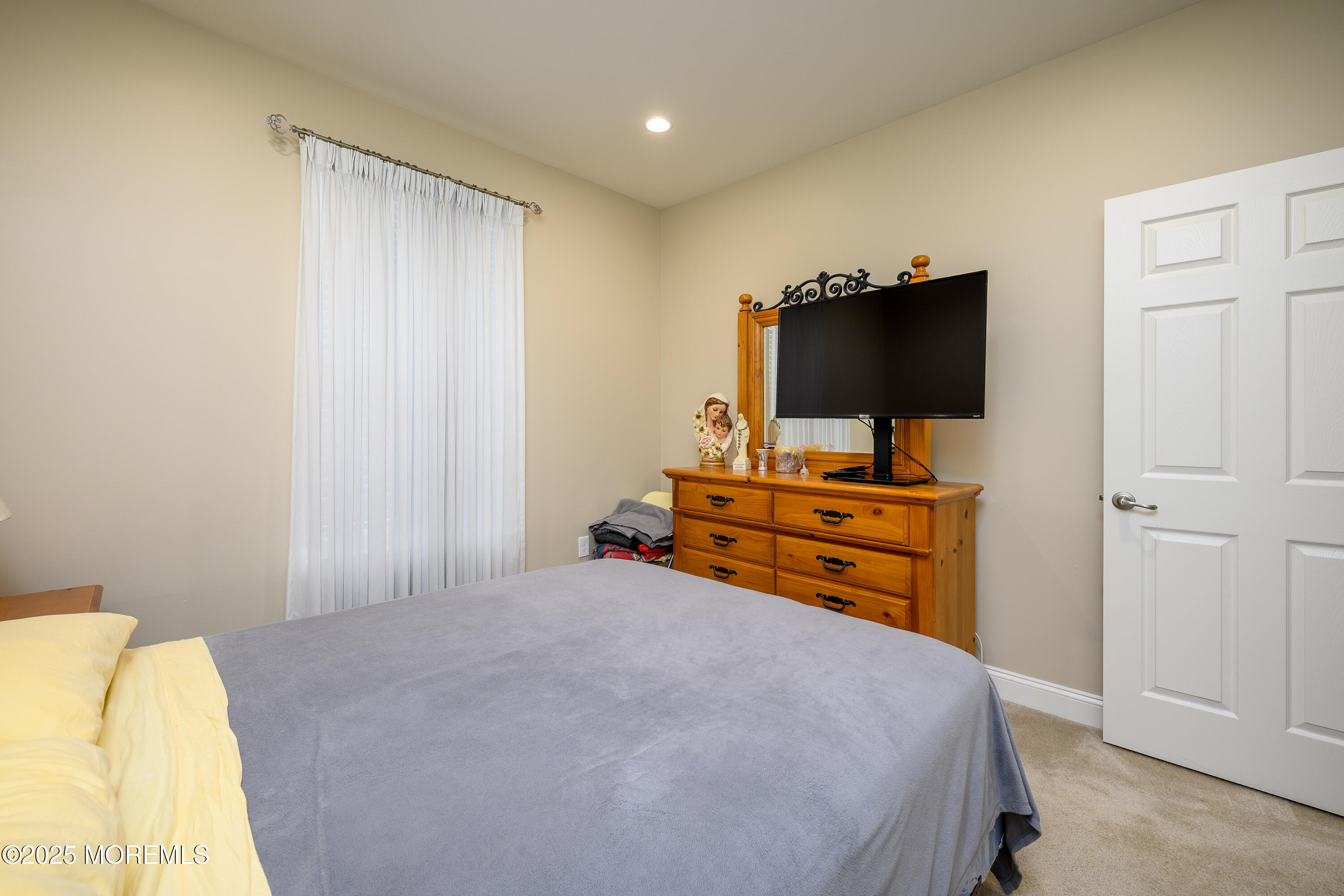 2 Banquet Court, Howell