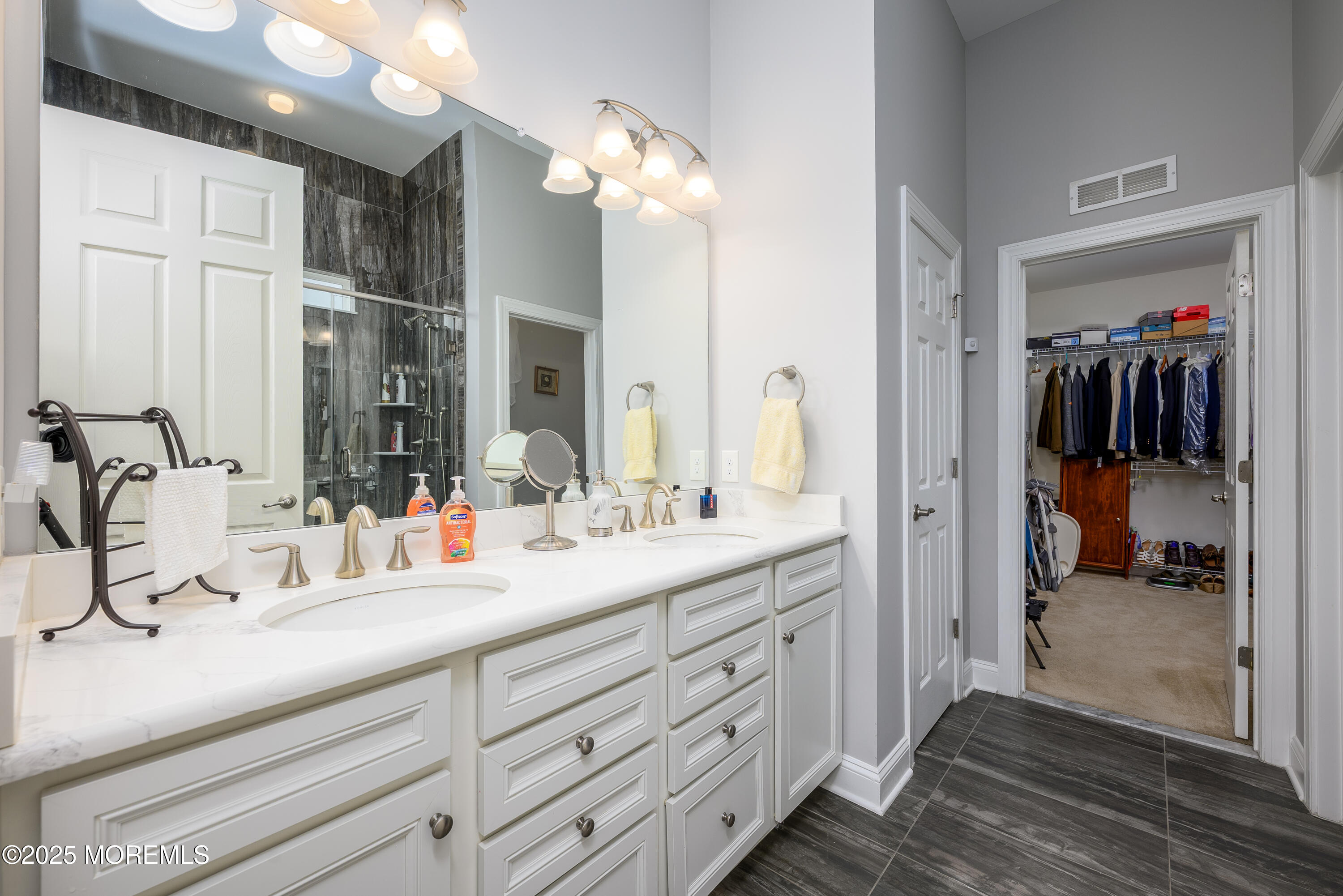 2 Banquet Court, Howell