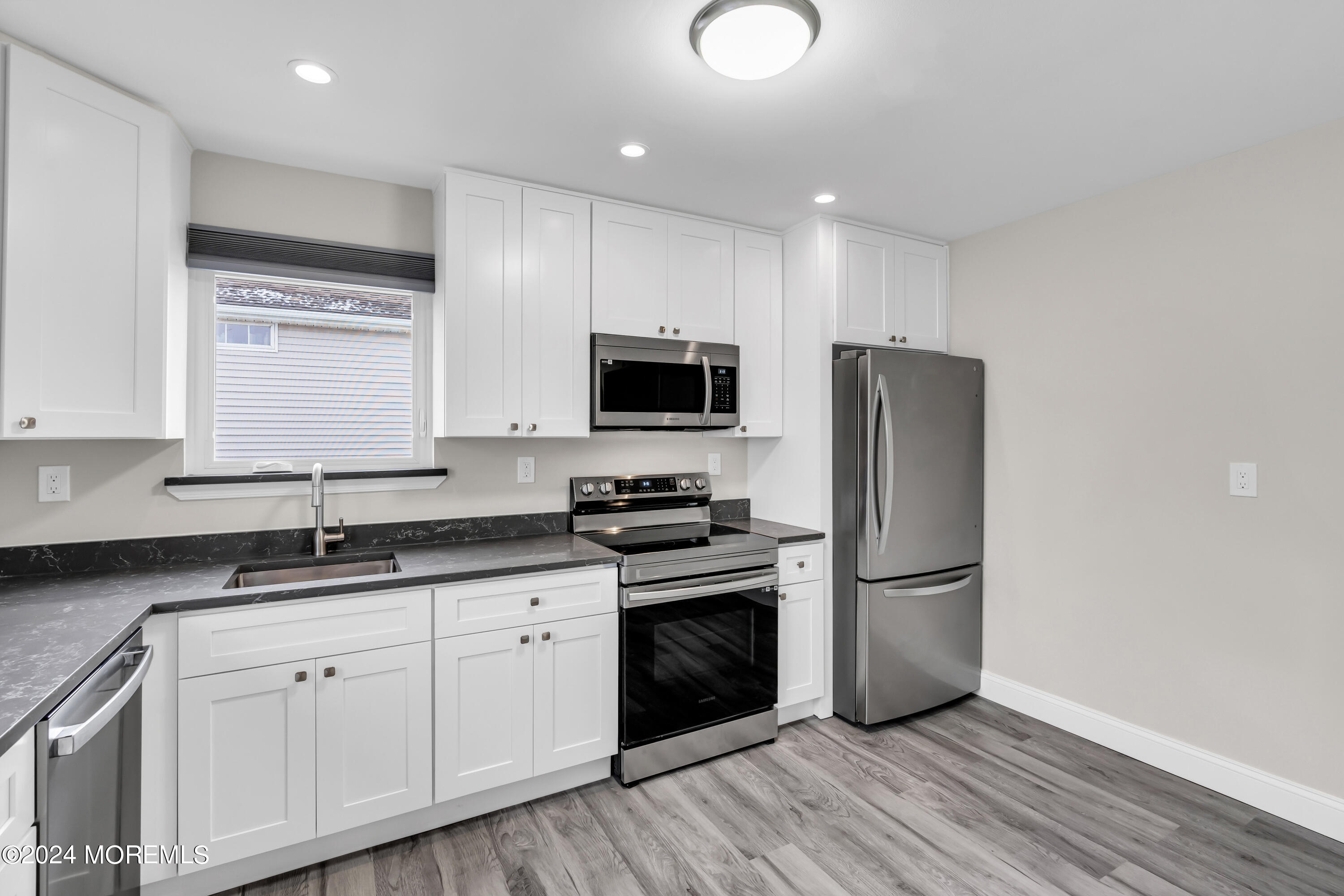 611 Lareine Avenue, Apt 2