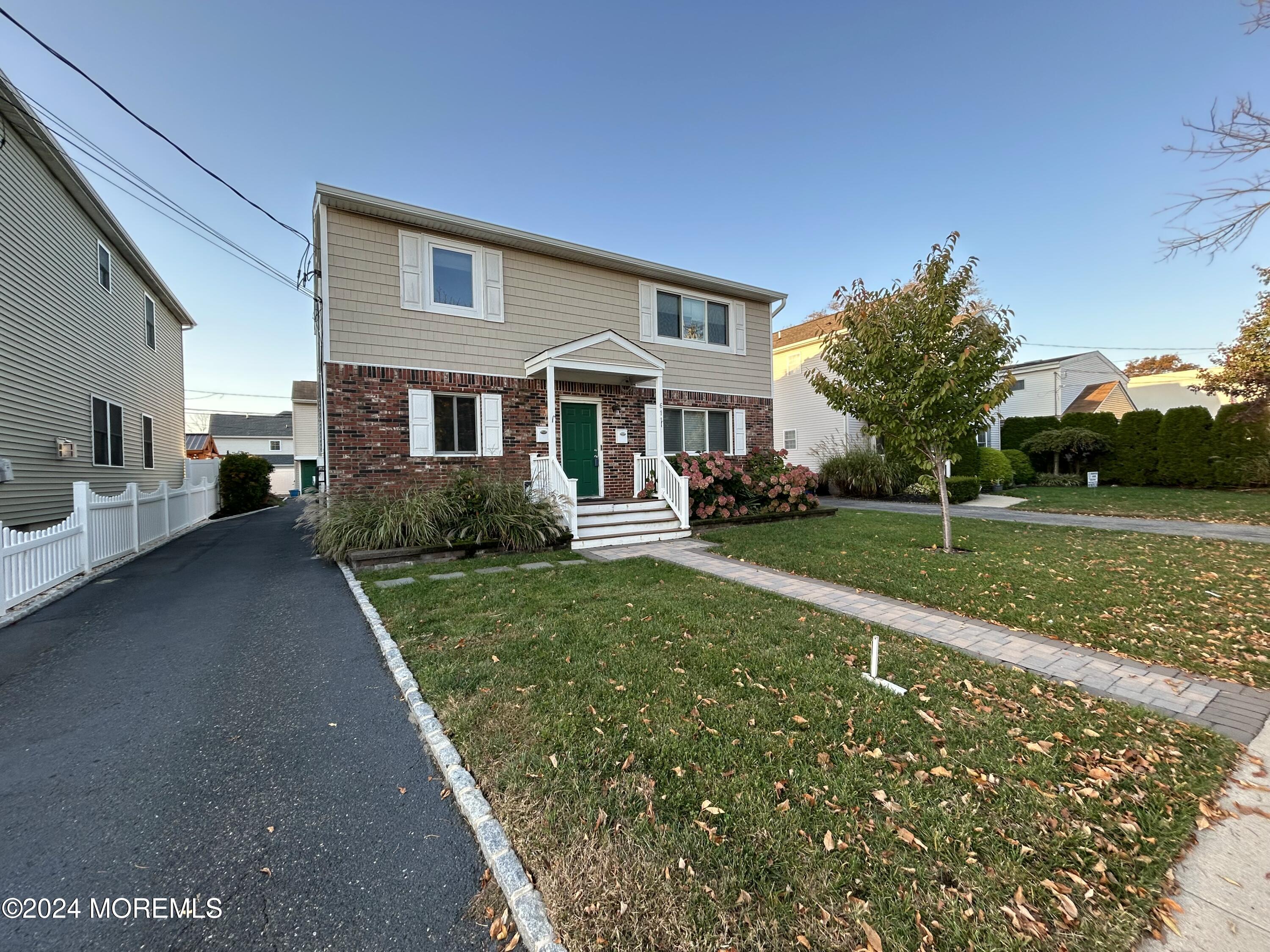 611 Lareine Avenue, Apt 2
