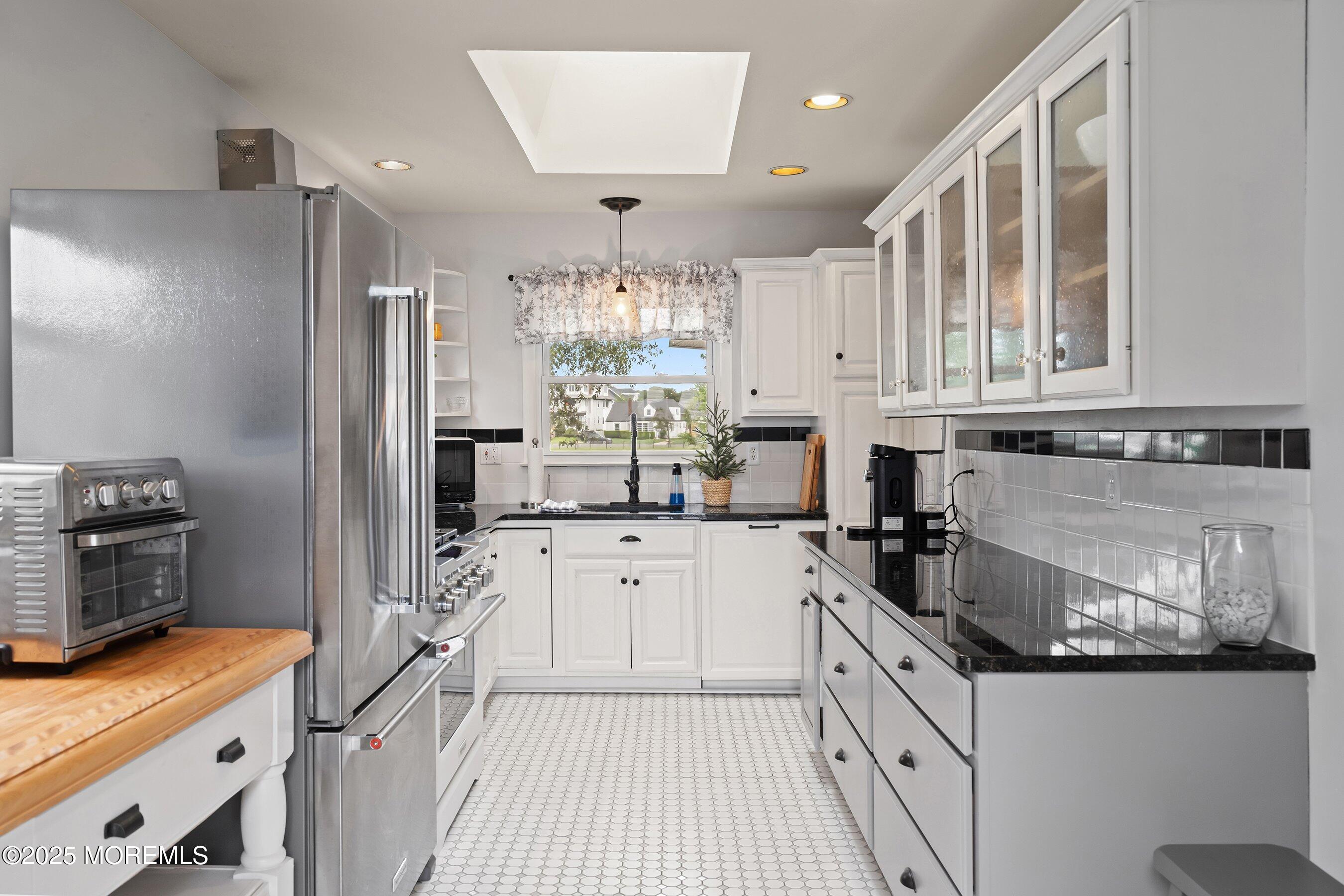 135 Lakeside Avenue, Avon-by-the-sea