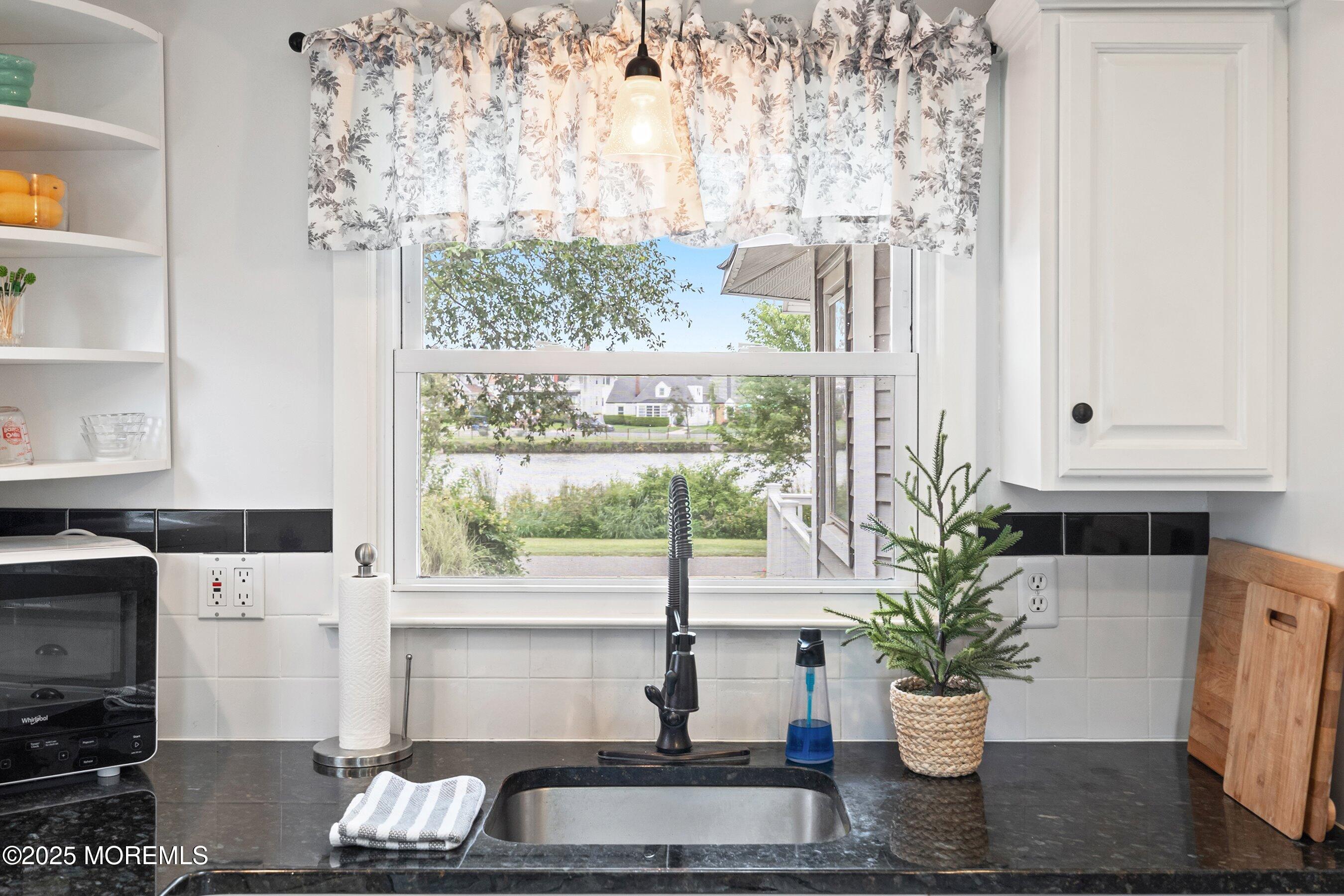 135 Lakeside Avenue, Avon-by-the-sea